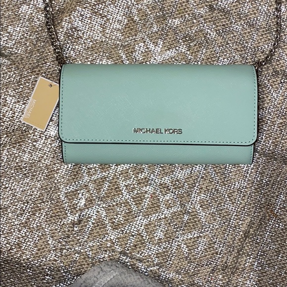 HP🎉NEW Michael Kors Saffiano Leather Wallet/Chain - Picture 7 of 16